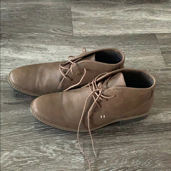 Men’s Jeffrey Taylor Chukka Boots - Picture 2 of 3